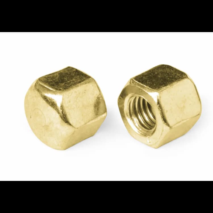 Гайка М6, DIN 917 колпачковая низкая глухая, латунь