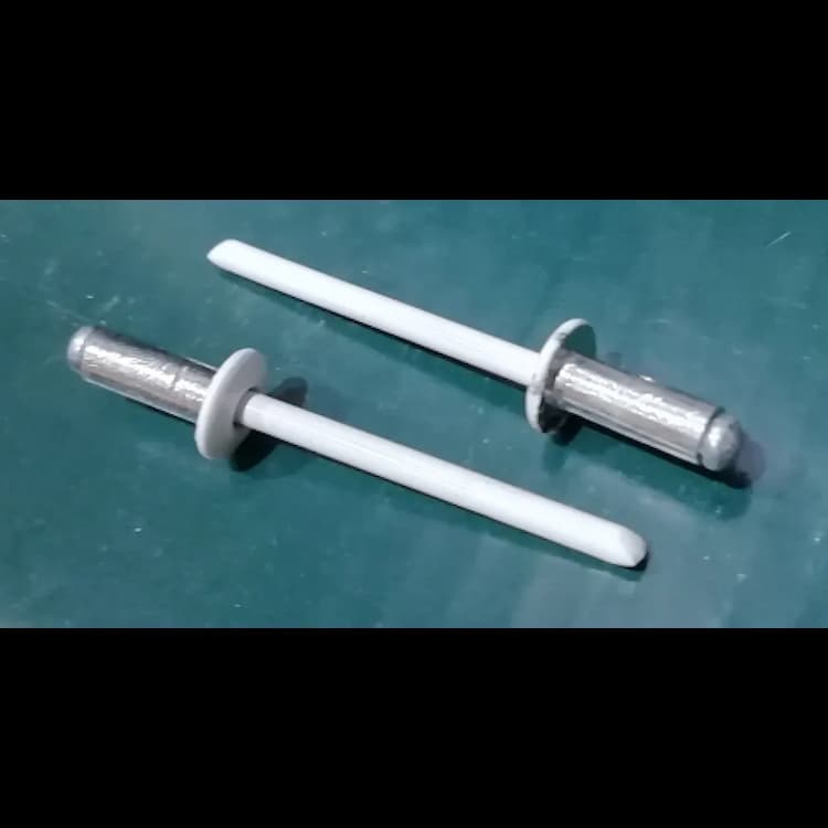 Заклёпка вытяжная d4х10, DIN 7337 A / ISO 15977 стандартная, Алюминий / Сталь (AL/ST), RAL 9003 Сигнальный белый